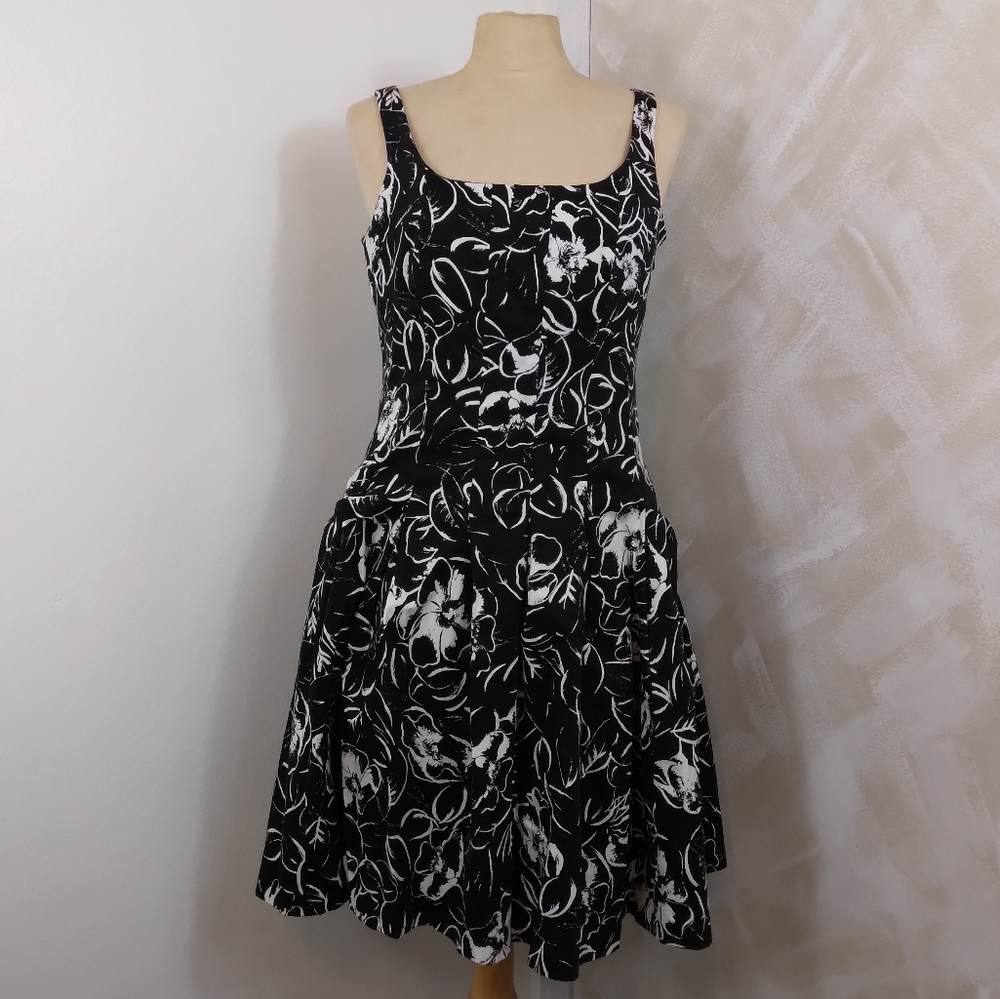 POCKETS Size 8 American Living Knee Length Cocktail Dress Black White Floral